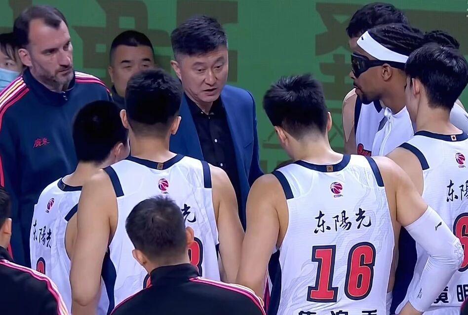 广东男篮官宣，场均21+4最强得分点被取消注册，季后赛四外援确定